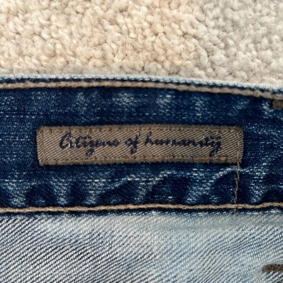 Citizens Of Humanity cuffed Jean Shorts. Size 30. - Picture 11 of 11